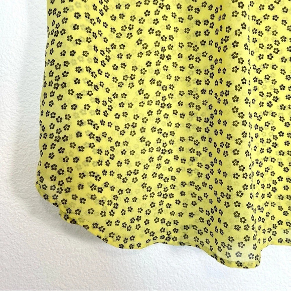 Cabi Bright Yellow Sheer Ditzy Daisy Button Down Shirt Blouse Medium - Picture 13 of 15